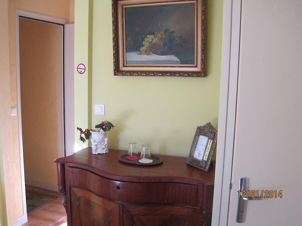 Hotel Le Commerce Neuville  Rum bild
